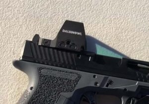 Best Red Dot Sight for Derya DY9